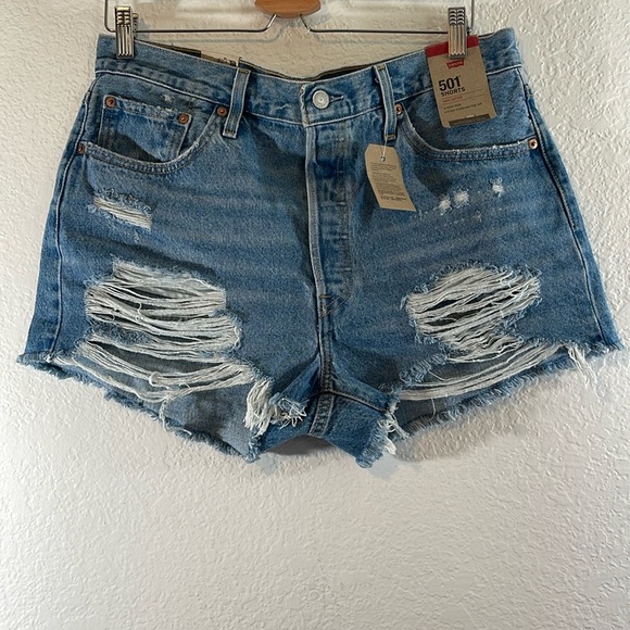 Levi’s 501 High Rise Med Wash Denim Distressed Shorts With Pockets Size 33 NEW - Picture 3 of 11